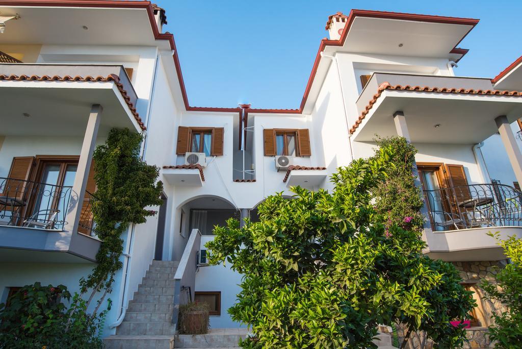 Bouganvillia Homes Nikiti  Bagian luar foto